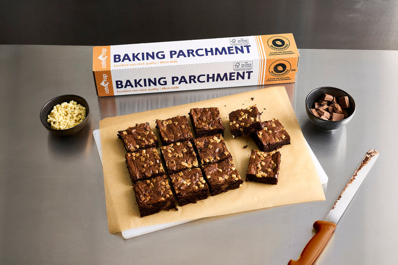 21C27 - Caterwrap Baking Parchment Paper 45cm x 50M in Cutter Box - Catering Safe