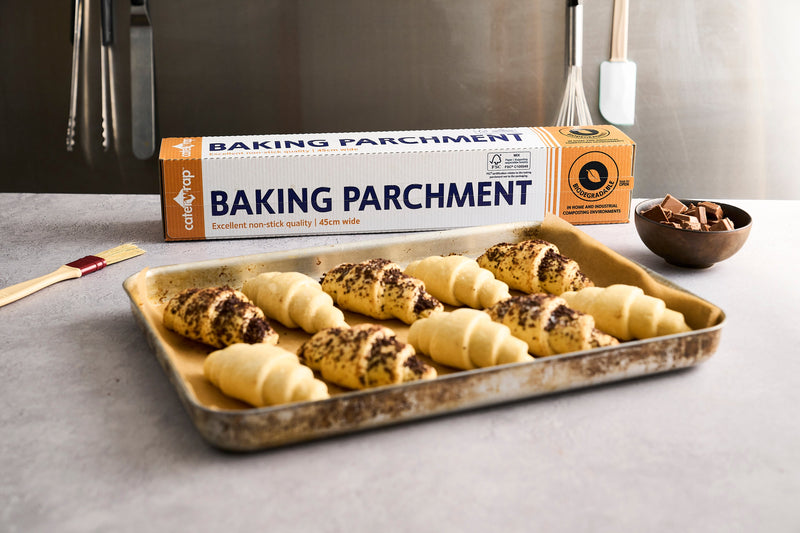 21C27 - Caterwrap Baking Parchment Paper 45cm x 50M in Cutter Box - Catering Safe
